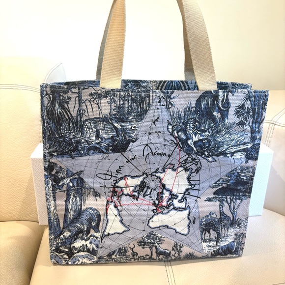 Dior Around The World Tote + Holiday Cracker w/ Miss Dior perfume + Lipstick 999 - Picture 3 of 13